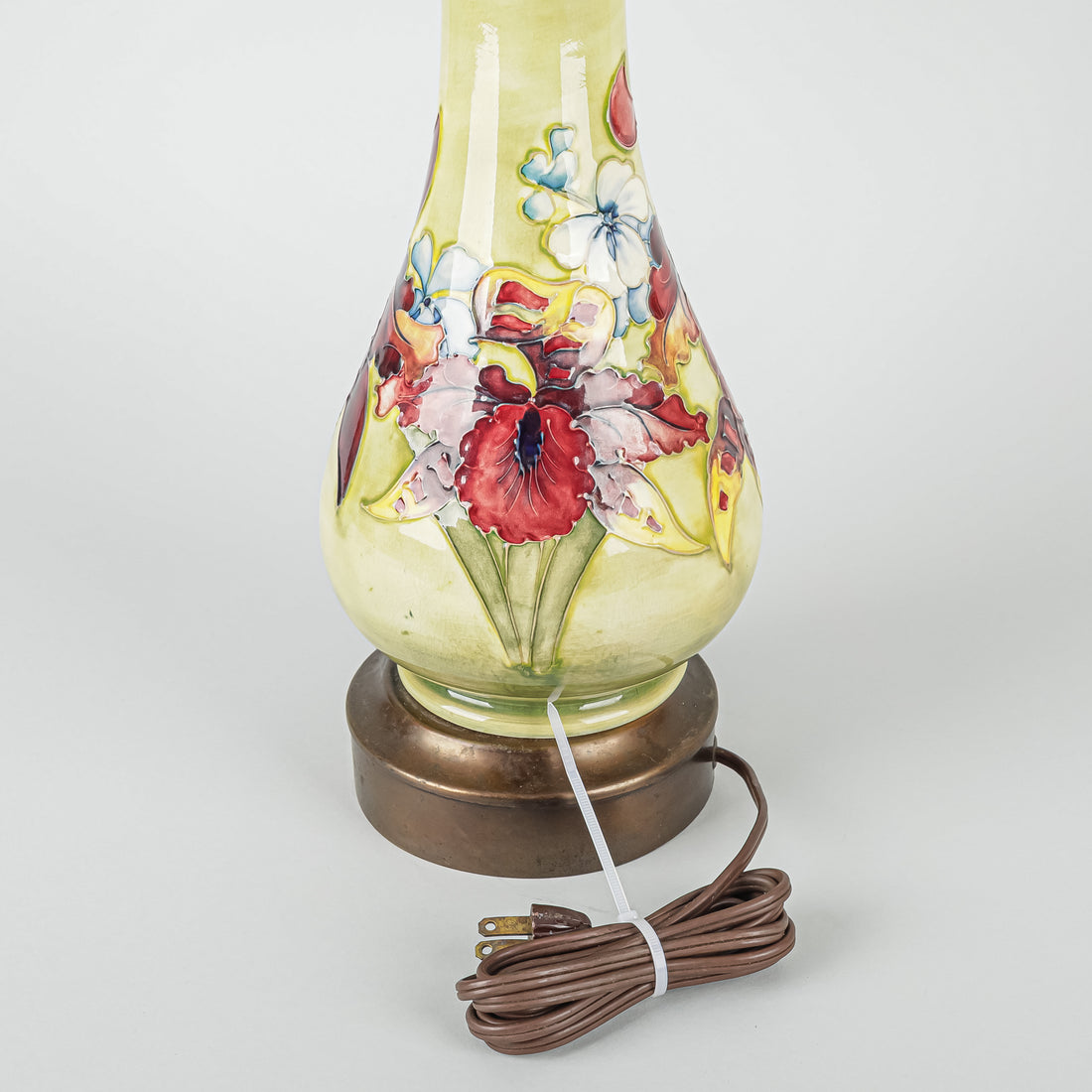 MOORCROFT Orchid on Green/Yellow Ground Lamp With Shade
