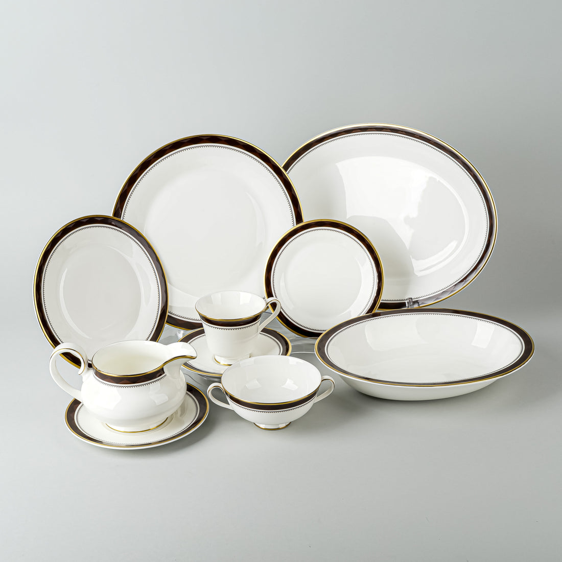 ROYAL DOULTON Harrow H5058 12 Place Settings Plus Extras