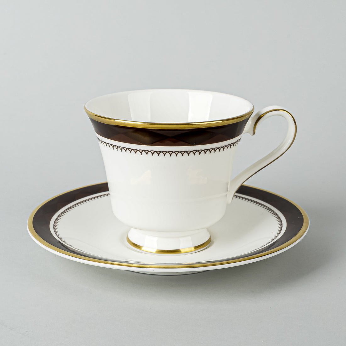 ROYAL DOULTON Harrow H5058 12 Place Settings Plus Extras