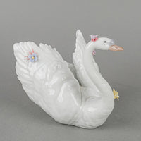 LLADRO Figurine White Swan With Flowers 6499