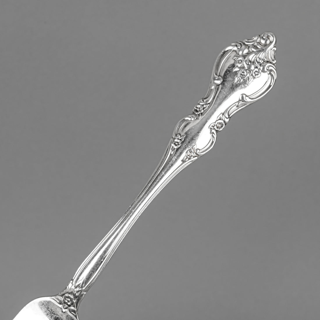 1847 ROGERS BROS Orleans Silver Plate Flatware 12 Place Settings