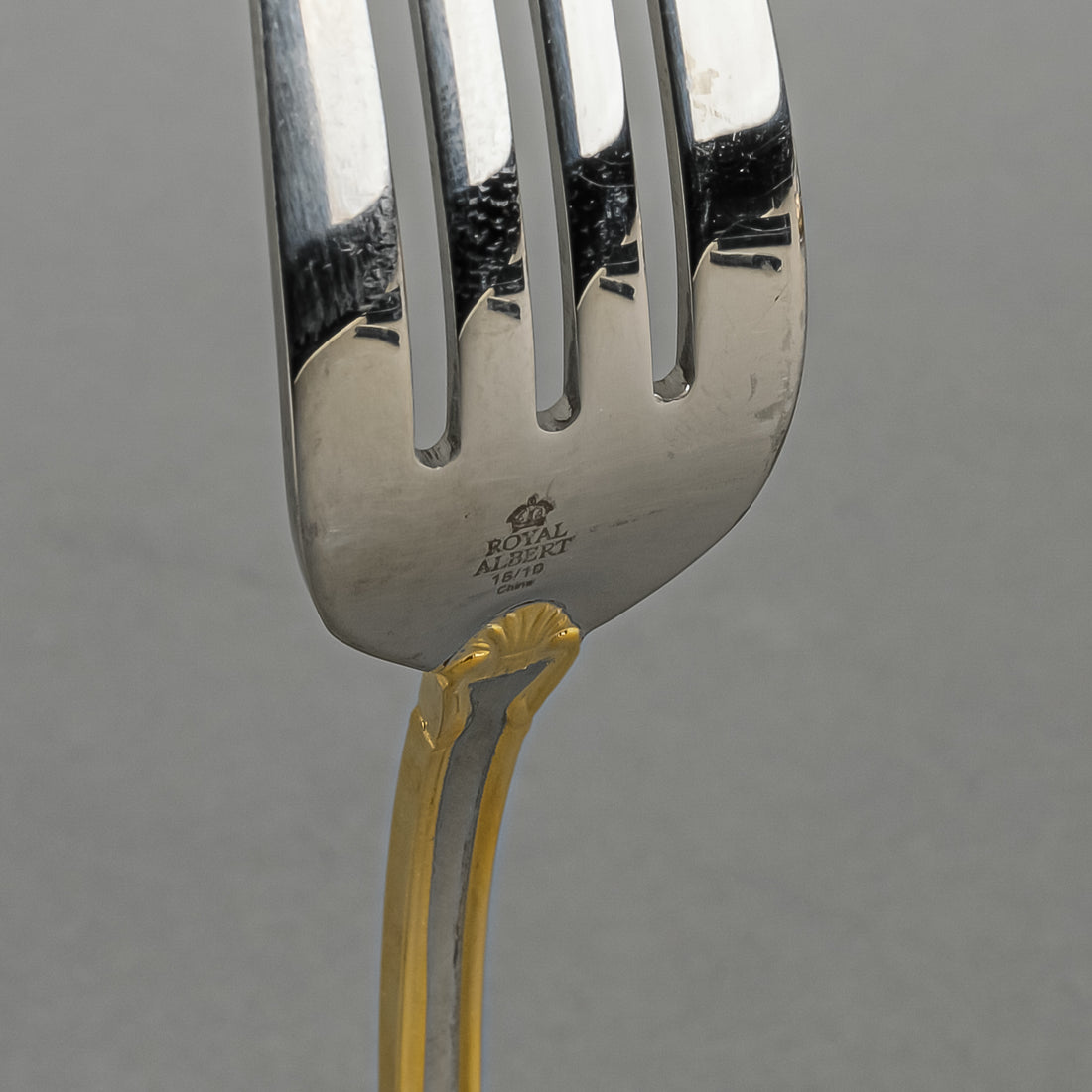 ROYAL ALBERT Old Country Roses Gold Stainless Steel Flatware 8 Place Settings Plus Extras