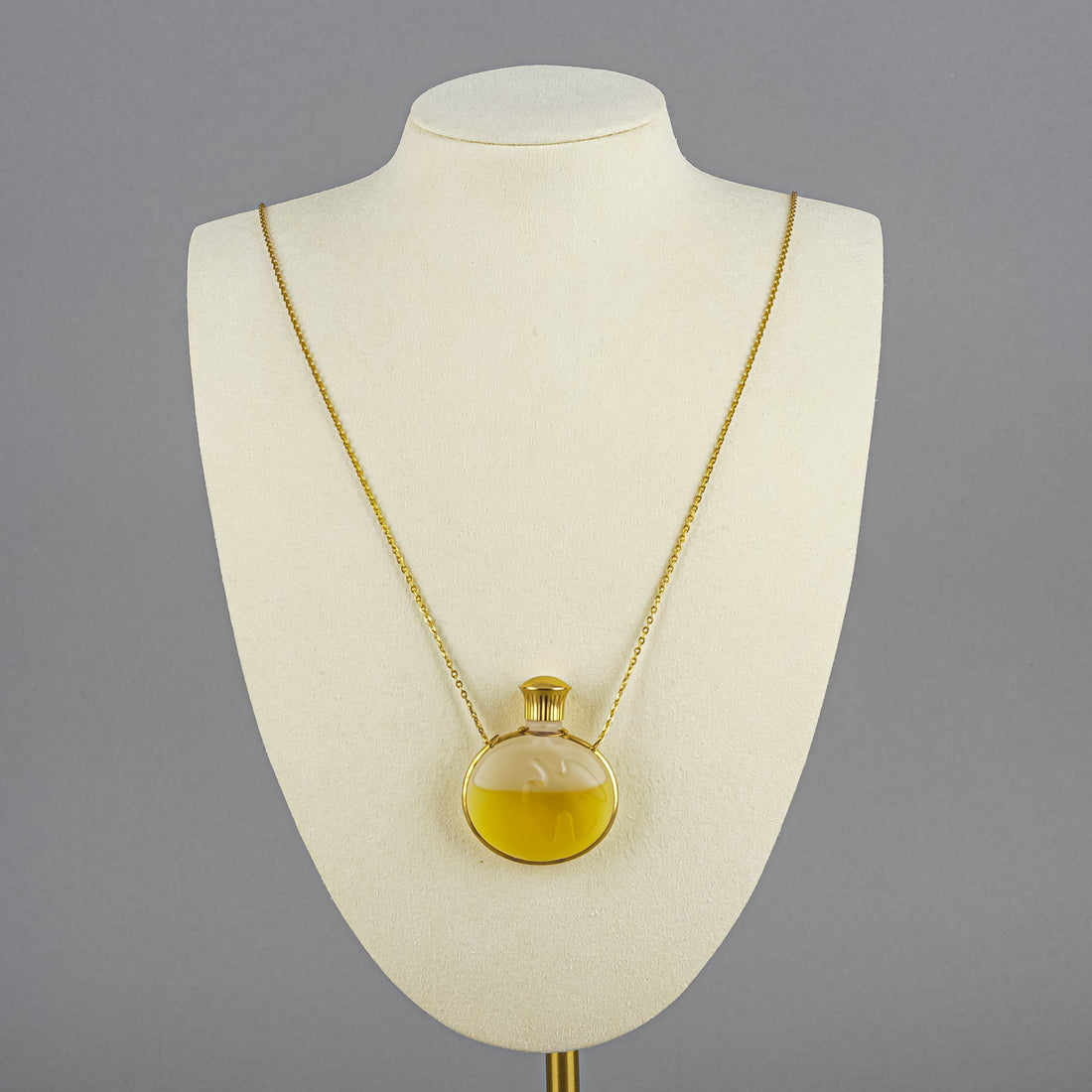 NINA RICCI Lalique Pendant Necklace