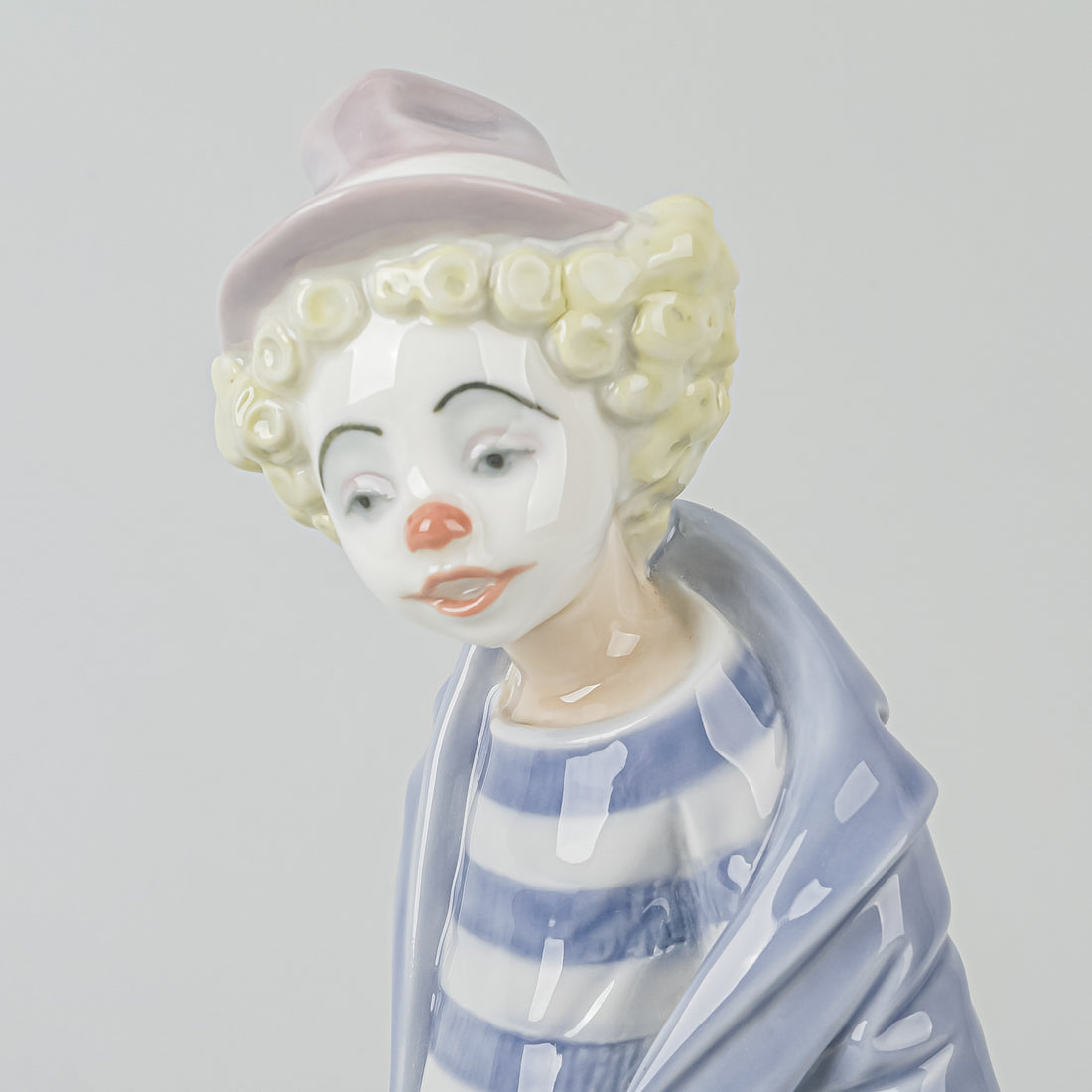 LLADRO Figurine Little Traveller 7602