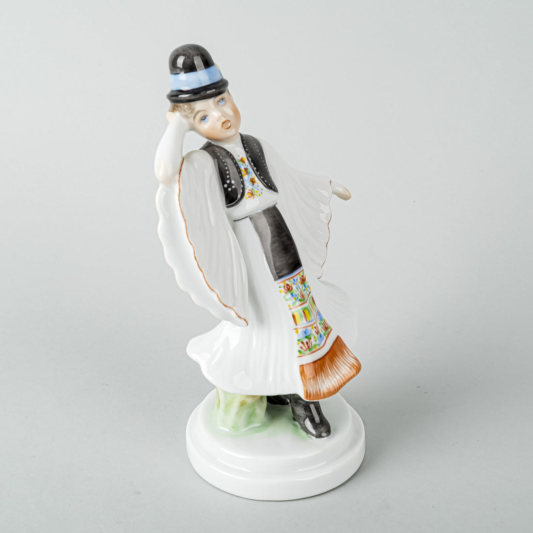 HEREND Figurine Folk Dancer - Boy 5467