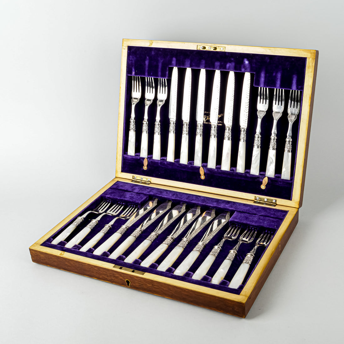 WR HUMPHREYS Mother of Pearl Handle Silver Plate Flatware 24 Pieces Boxed