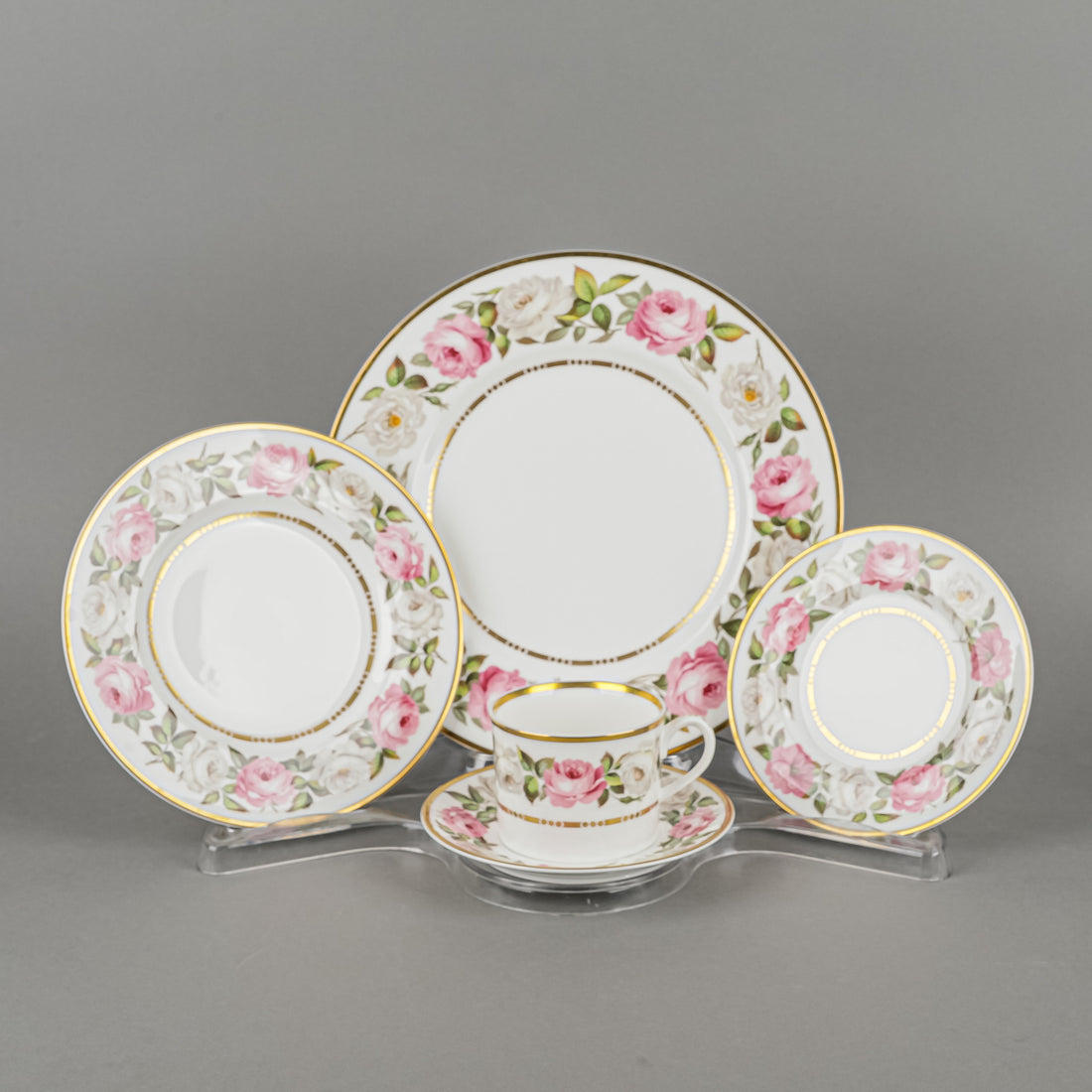 ROYAL WORCESTER Royal Garden 12 Place Settings Plus Extras
