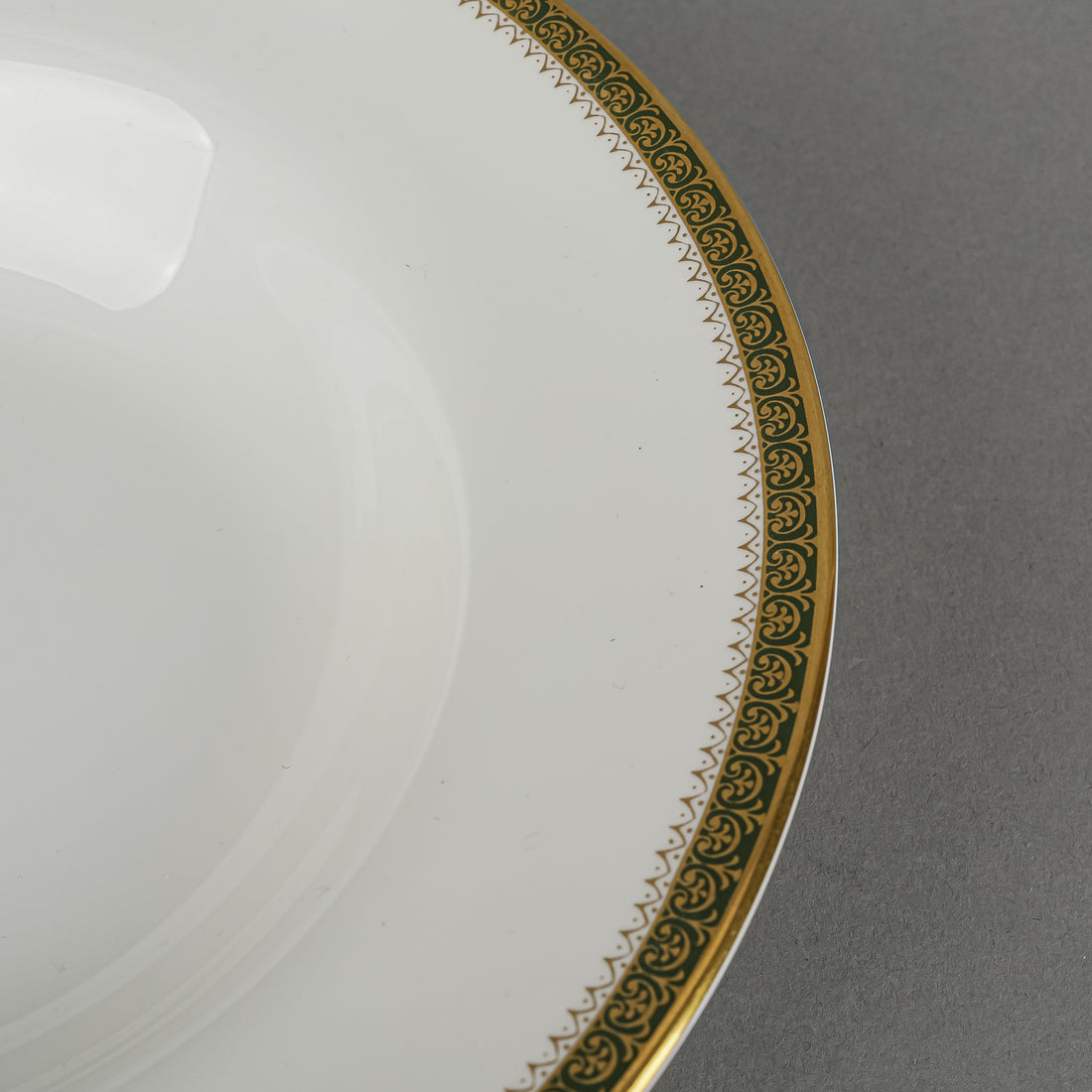 WEDGWOOD Chester R4446 Soup Plates Set of 12