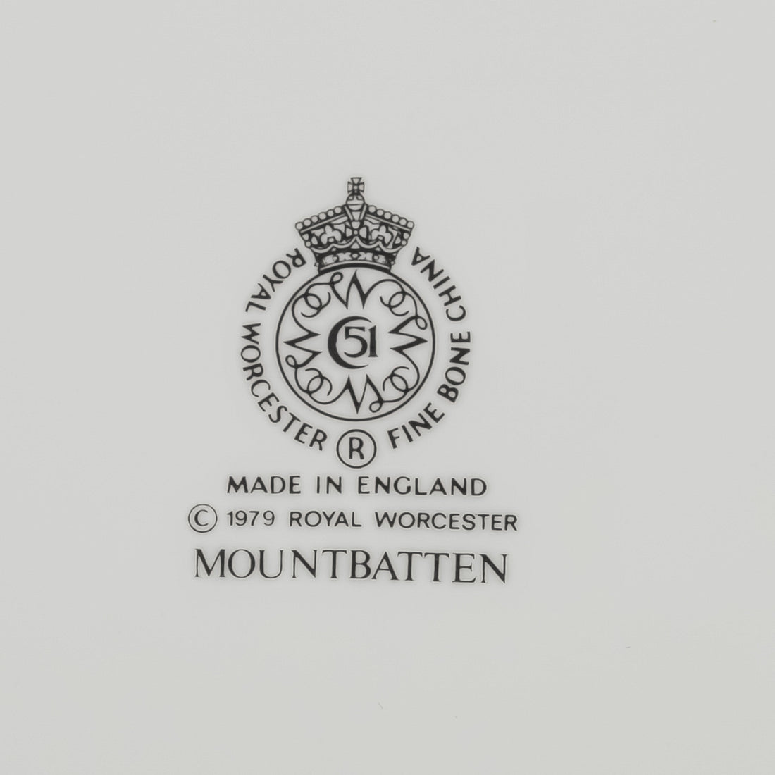 ROYAL WORCESTER Mountbatten 30 Pieces
