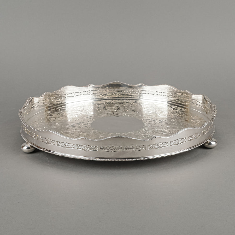 年末特別セール♥Barker Ellis　銀メッキ製　オーバルトレイ BARKER-ELLIS Silverplate Footed Gallery Tray - Around The Block