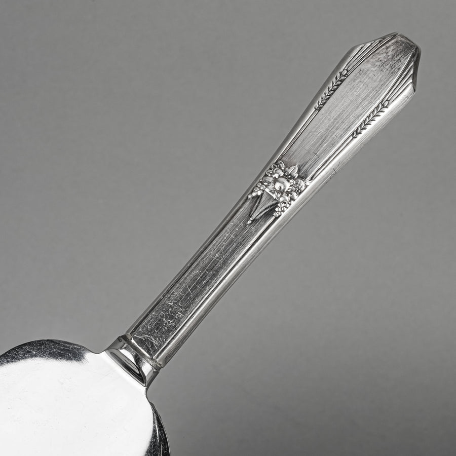 NORTHUMBRIA Laurier Sterling Handle Dessert Server
