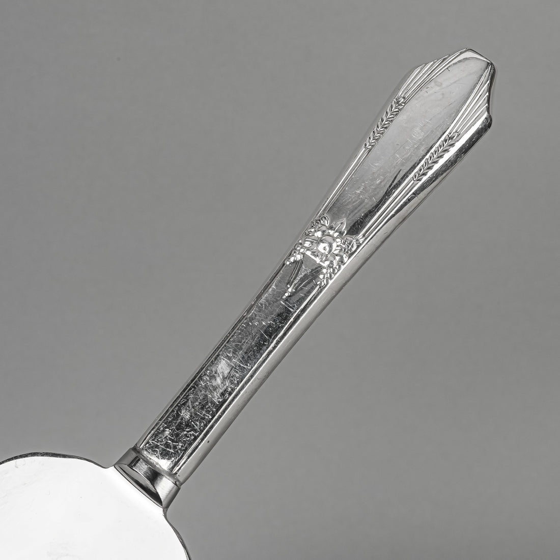NORTHUMBRIA Laurier Sterling Handle Dessert Server