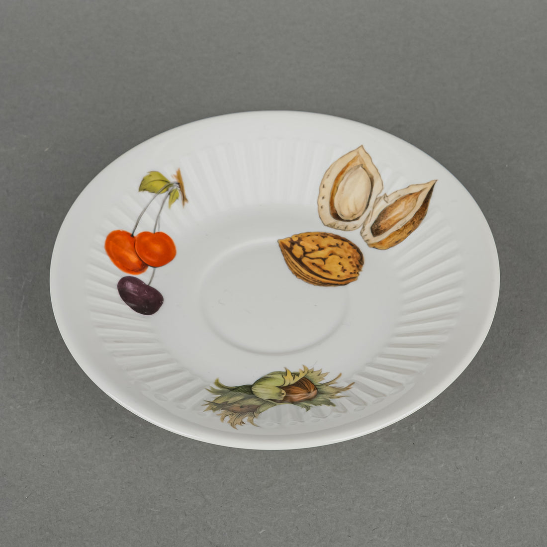 ROYAL WORCESTER Evesham Cup & Saucers Fluted Set Of 2 - 4 Pieces