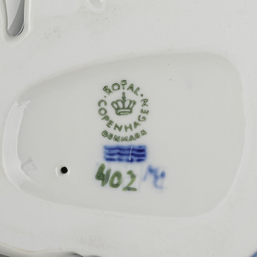 ROYAL COPENHAGEN Children Reading 402