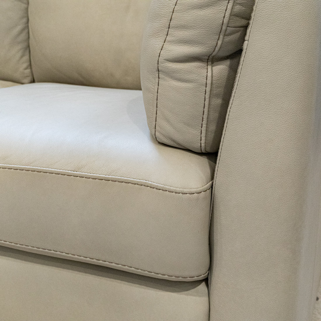 CREATION ITALIA Roy Grey Leather Love Seat