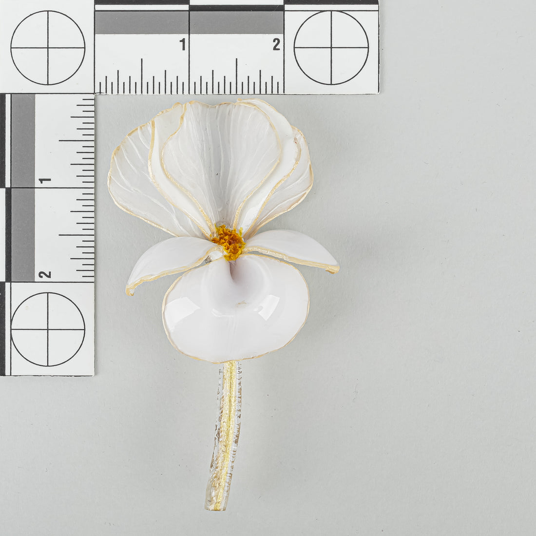 CILEA PARIS Emaline Resin White Iris Brooch