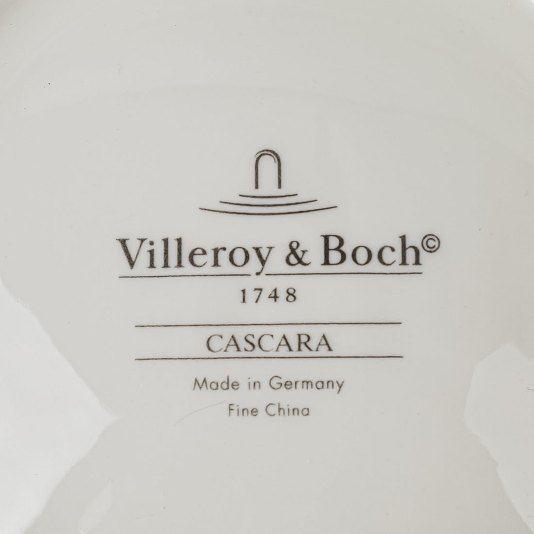 VILLEROY & BOCH Cascara Covered Footed Serving Bowl