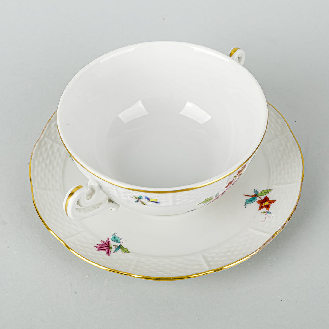HEREND Nanking Bouquet Covered Cream Soup And Saucer 744