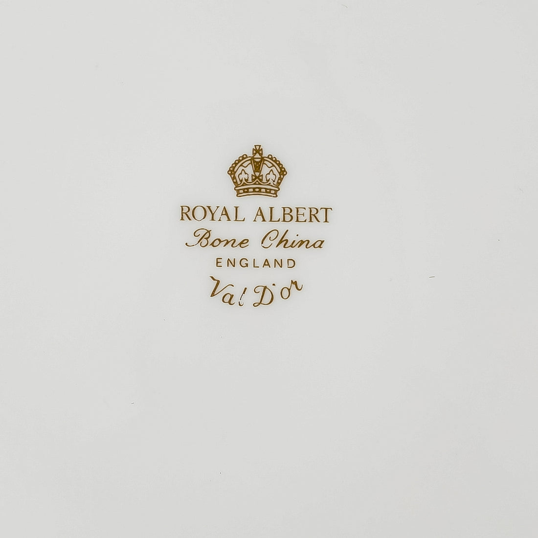ROYAL ALBERT Val D'or Covered Serving Dish