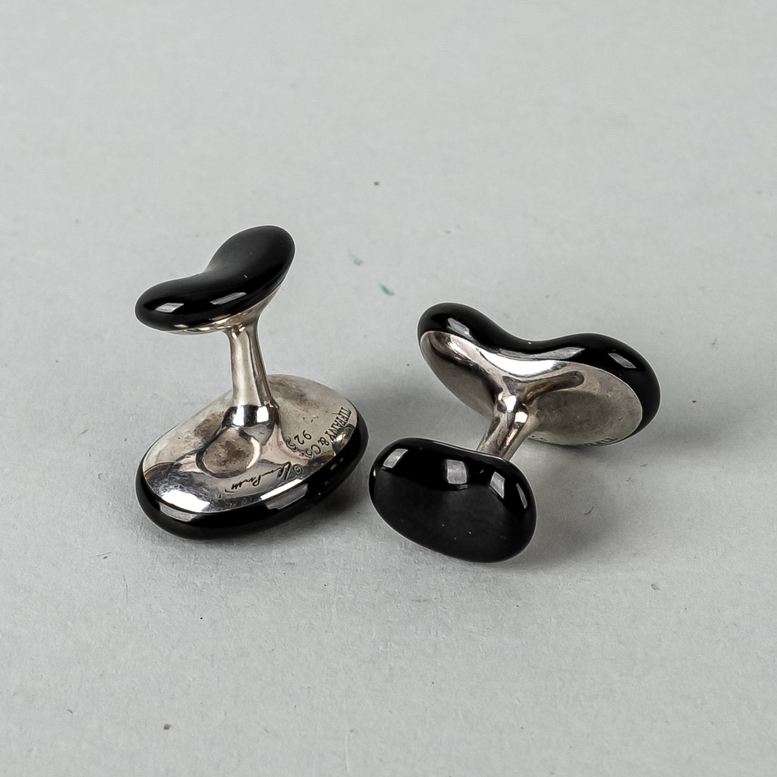 TIFFANY & CO Elsa Peretti Black Jade Bean Cufflinks