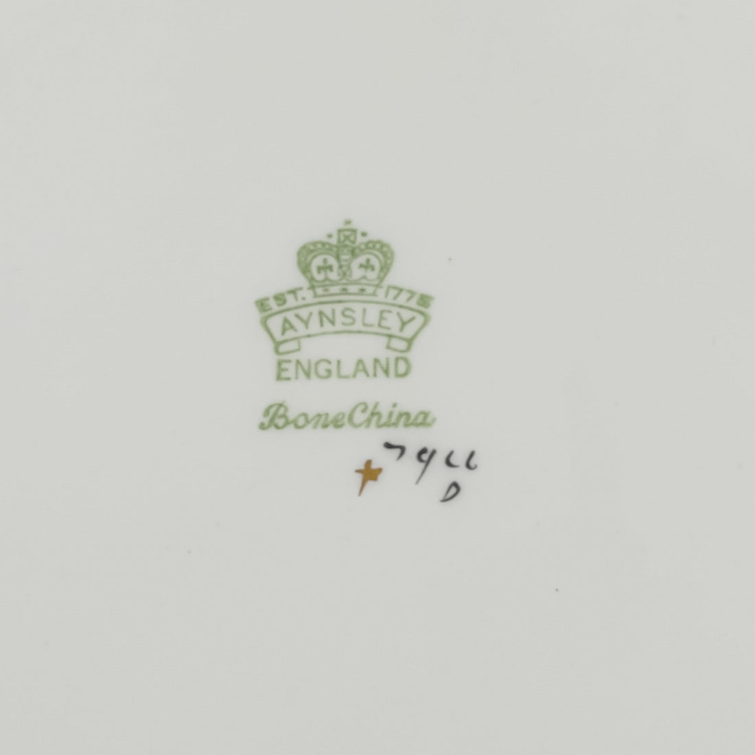 AYNSLEY JA Bailey Cabbage Rose Cabinet Plate