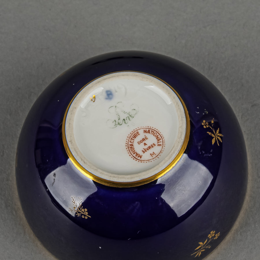 SEVRES Round Covered Trinket Box