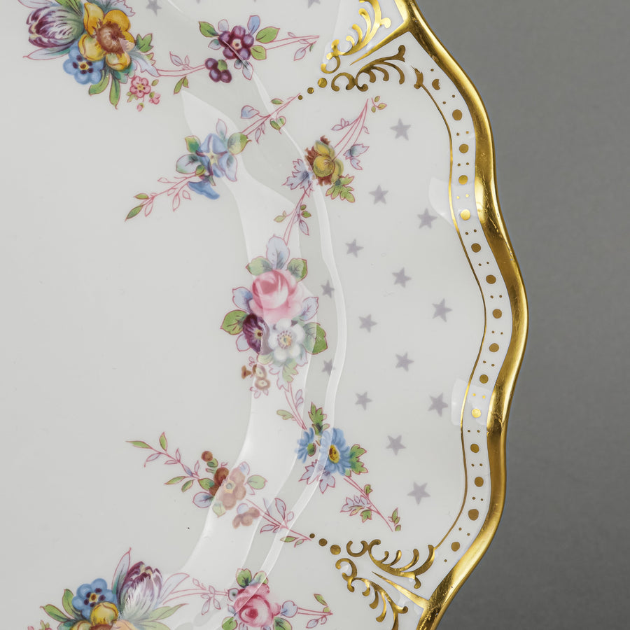 ROYAL CROWN DERBY Royal Antoinette A1125 Ruffle Dinner Plate