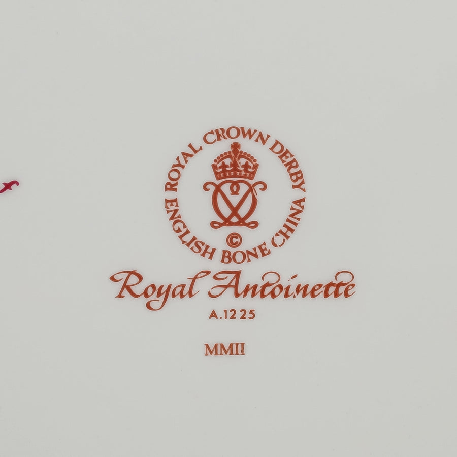 ROYAL CROWN DERBY Royal Antoinette A1125 Ruffle Dinner Plate