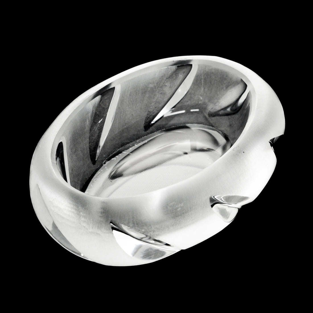 LALIQUE Yseult Oval Salt Cellar