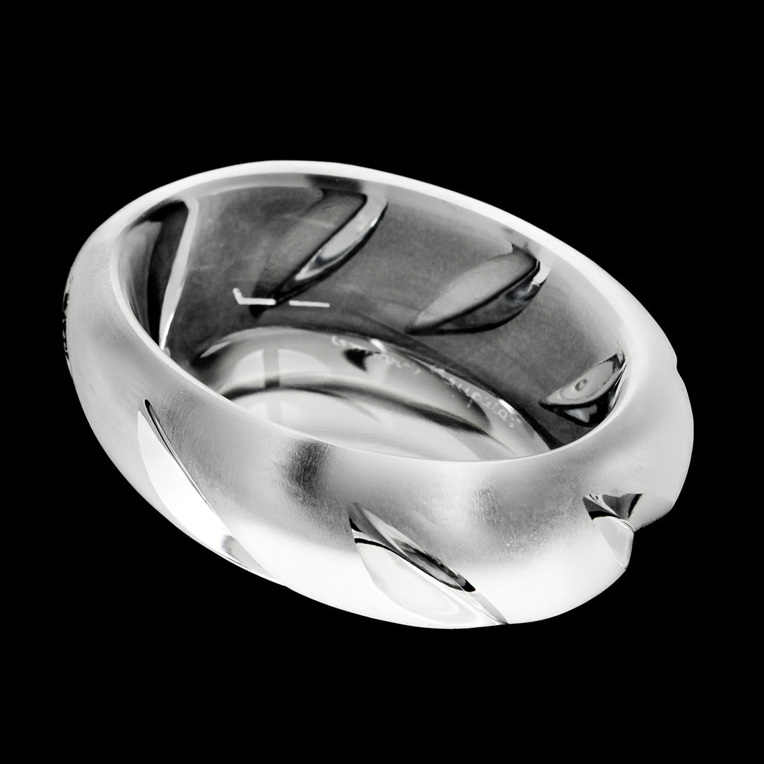 LALIQUE Yseult Oval Salt Cellar