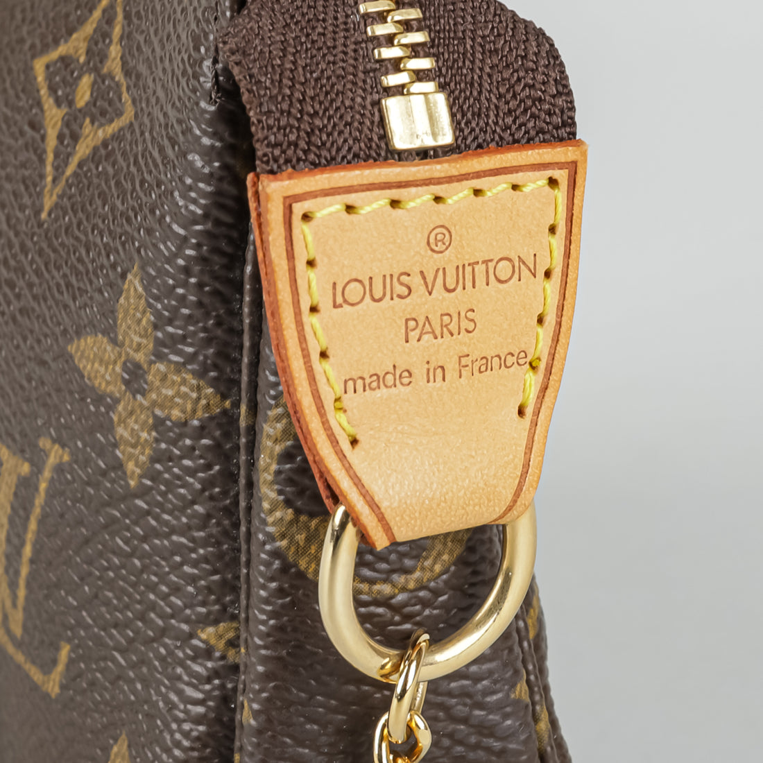 LOUIS VUITTON mini pochette accessoires
