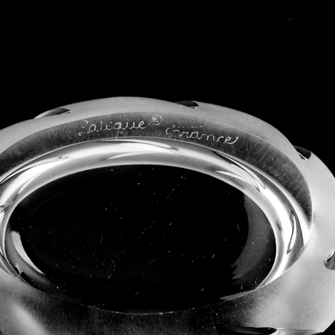 LALIQUE Yseult Oval Salt Cellar