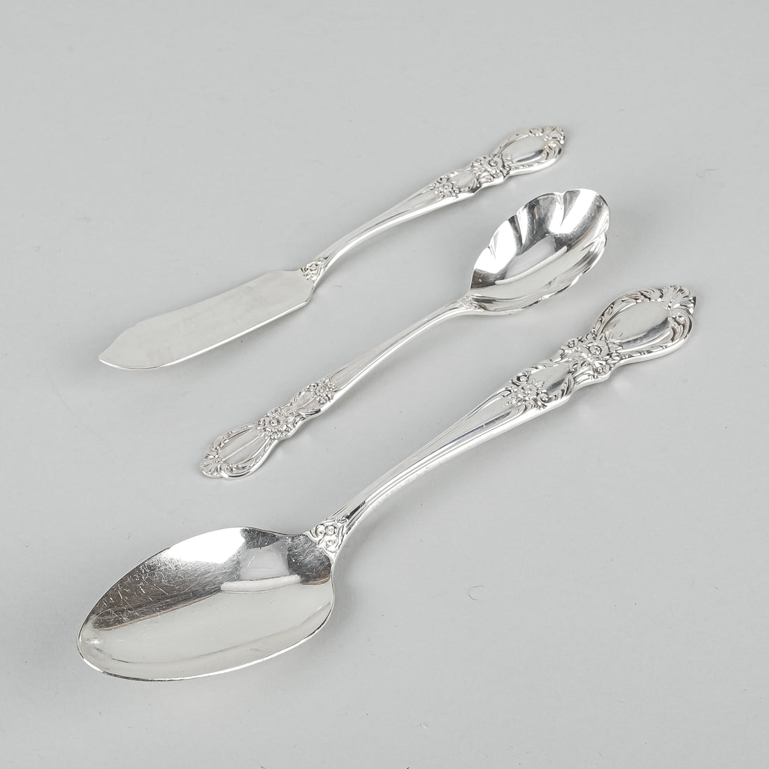 1847 ROGERS BROS Heritage Silverplate Flatware 7 Place Settings Plus Extras