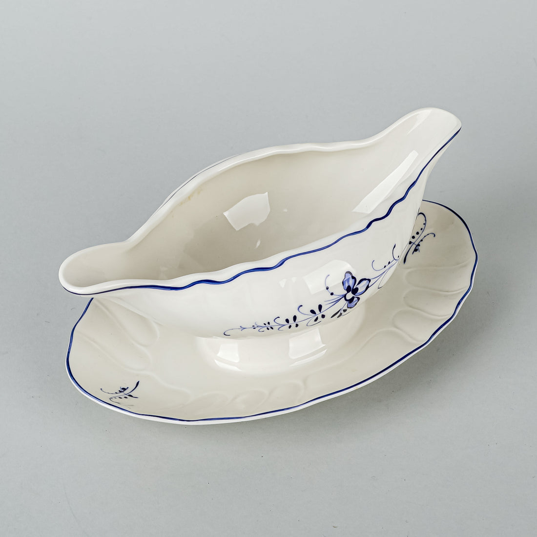 VILLEROY BOCH Vieux Luxembourg Gravy Boat With Fixed Stand