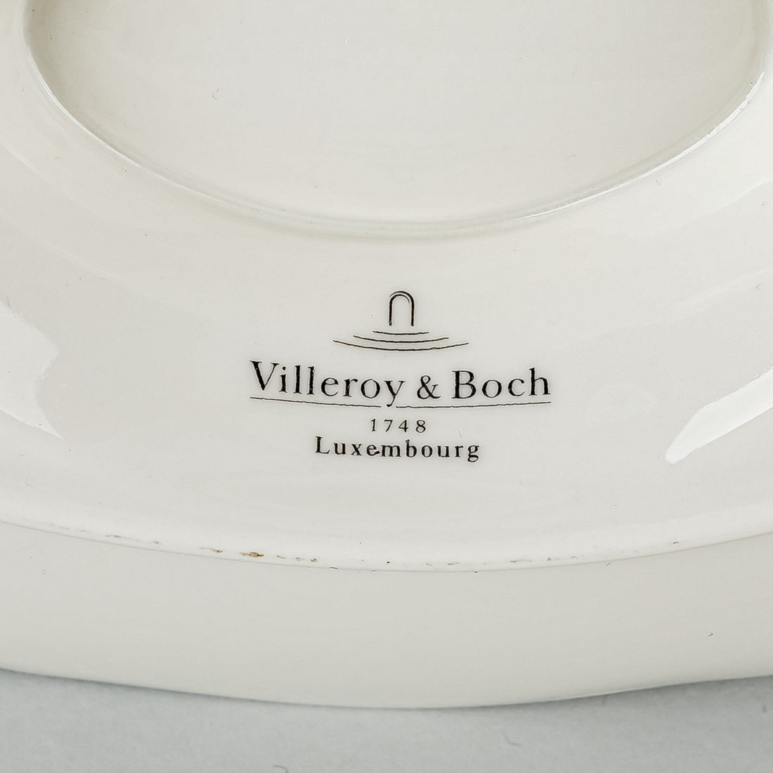 VILLEROY BOCH Vieux Luxembourg Gravy Boat With Fixed Stand