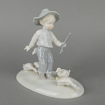 METZLER & ORTLOFF Figurine Boy With Ducks 7210