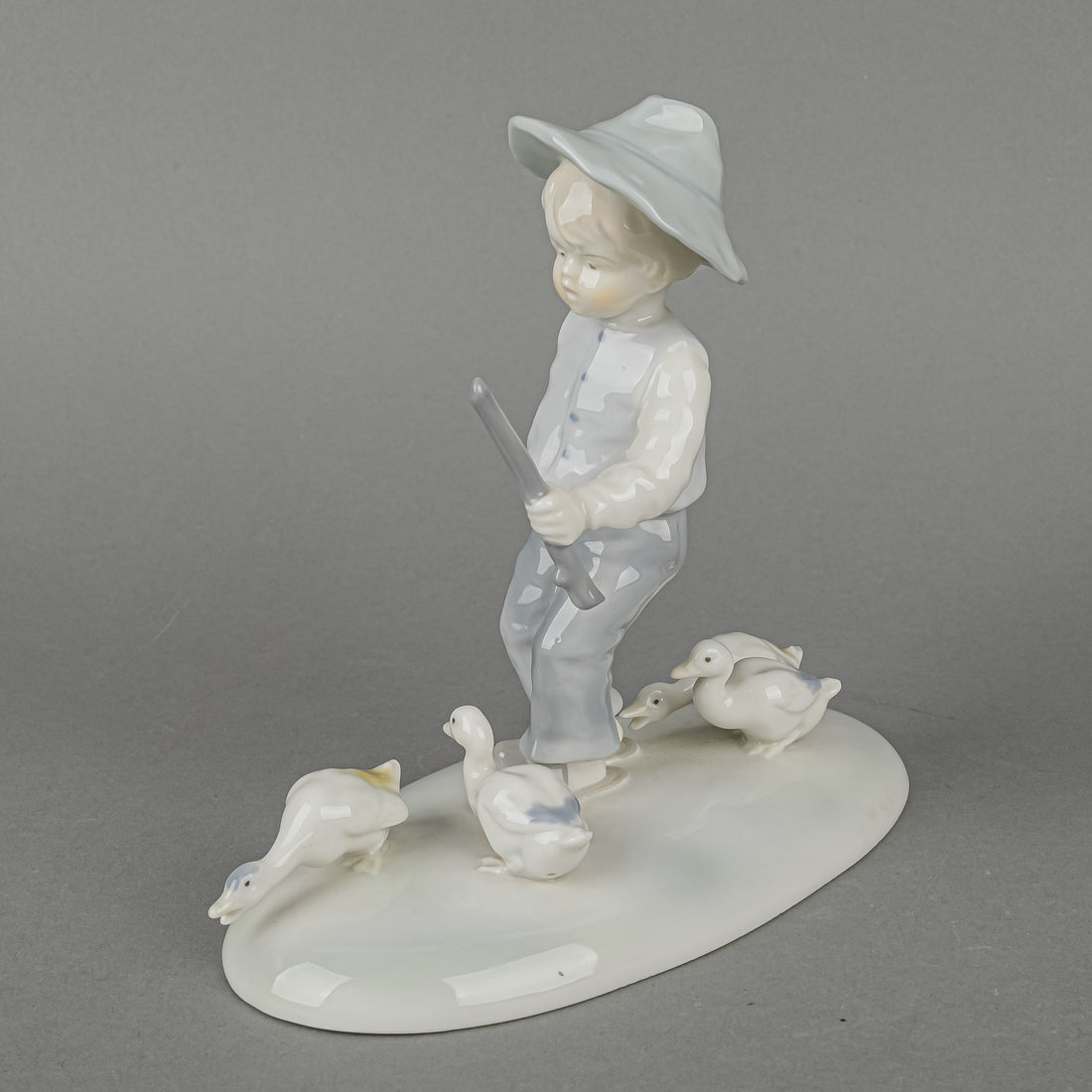 METZLER & ORTLOFF Figurine Boy With Ducks 7210