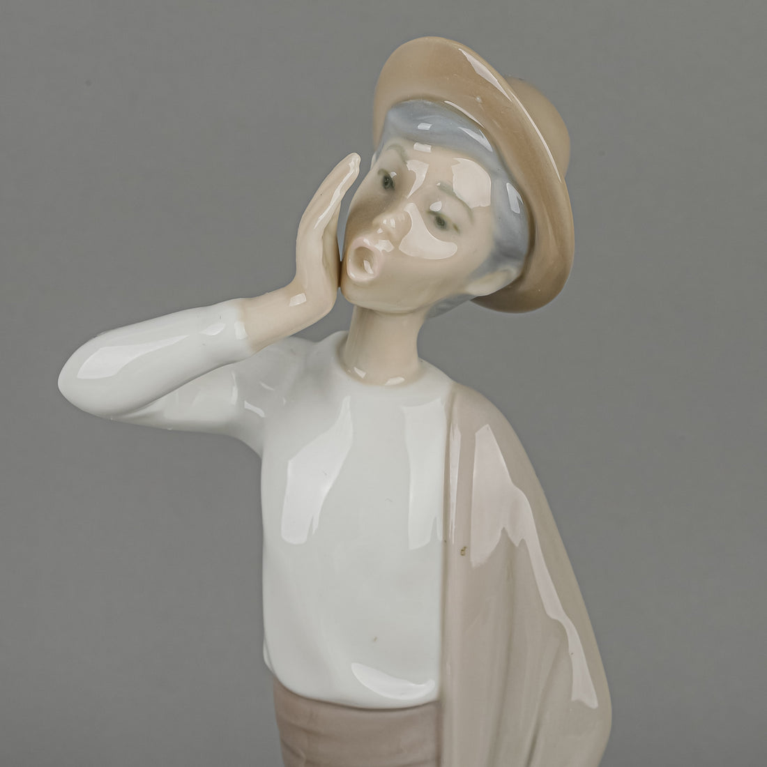 LLADRO Figurine Honey Peddler 4638