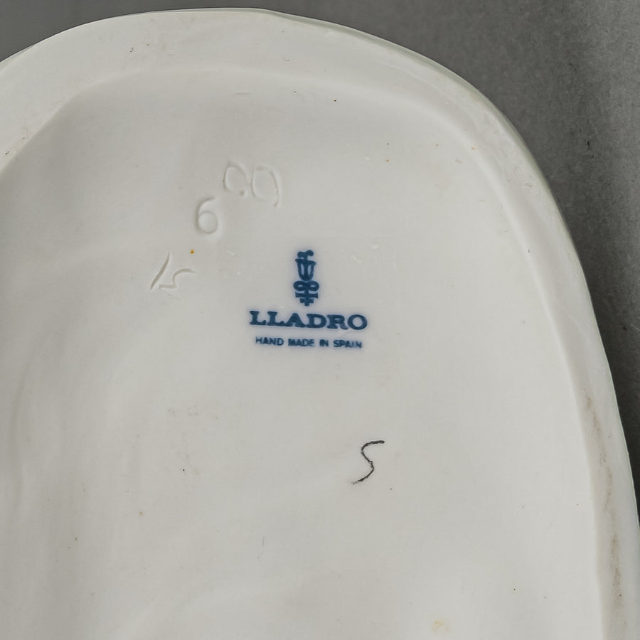 LLADRO Figurine Honey Peddler 4638
