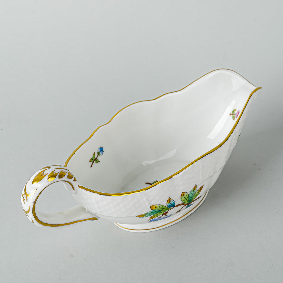 HEREND Queen Victoria Gravy Boat 229