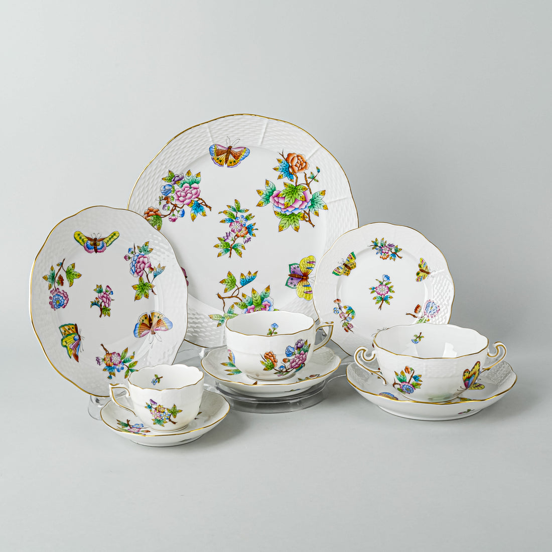 HEREND Queen Victoria 12 Place Settings Plus Extras