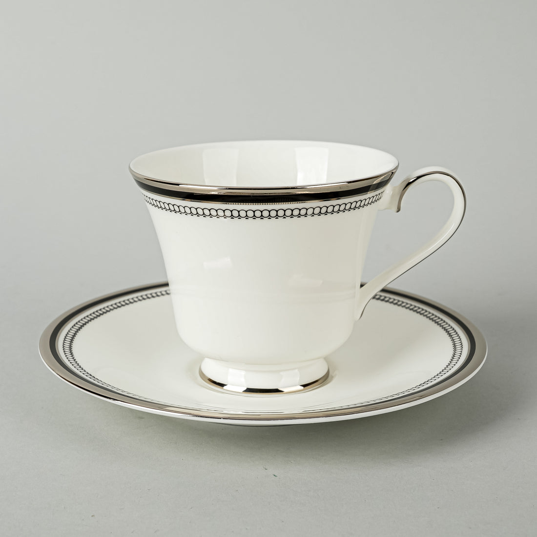 ROYAL DOULTON Sarabande H5023 8 Place Settings