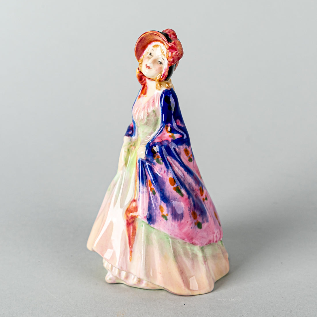 ROYAL DOULTON Figurine Paisley Shawl M4 Miniatures