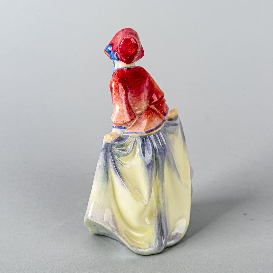 ROYAL DOULTON Figurine Sweet Anne M27  Miniatures