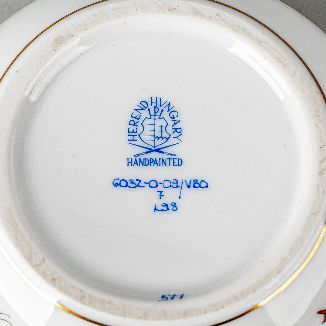 HEREND Queen Victoria Bonbonniere With Rose Knob