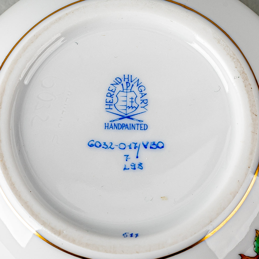 HEREND Queen Victoria Bonbonniere With Butterfly Knob