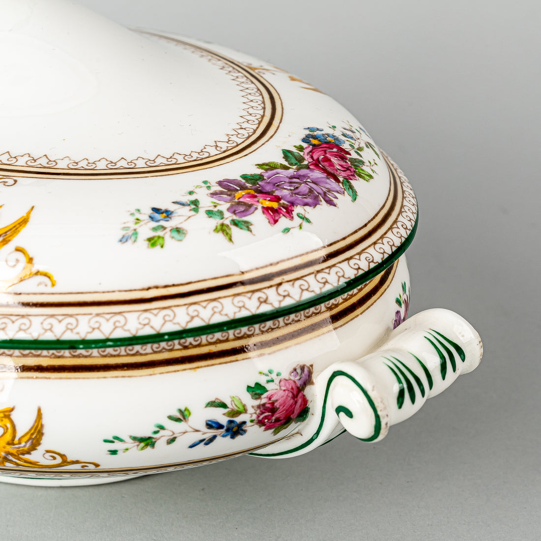 WEDGWOOD Columbia W595 Oval Covered Serving Dish