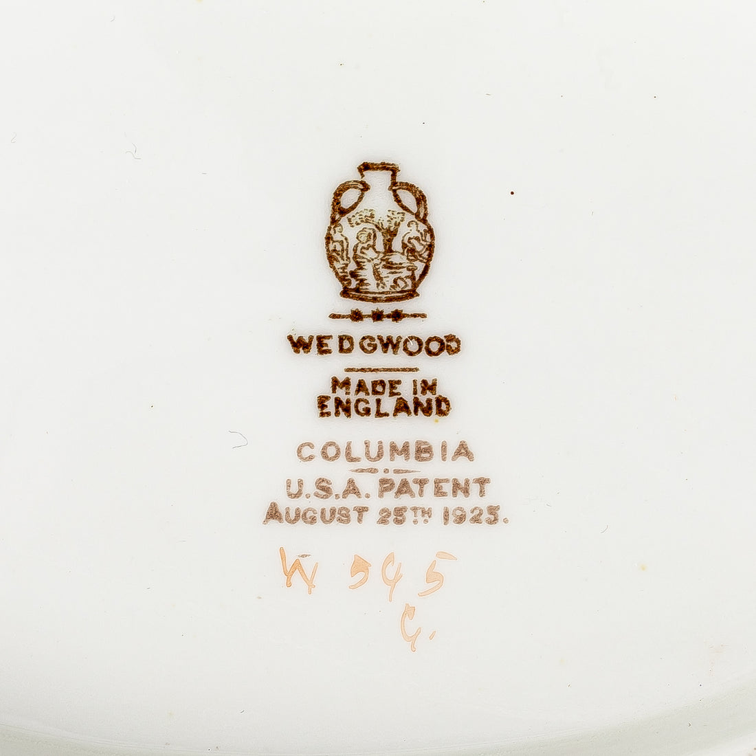 WEDGWOOD Columbia W595 Oval Covered Serving Dish