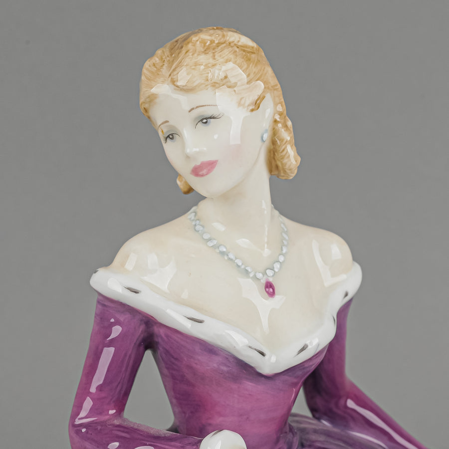 ROYAL DOULTON Figurine Belle HN 4235
