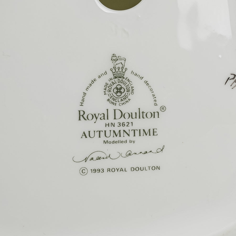 ROYAL DOULTON Figurine Autumntime HN 3621  The Seasons Series